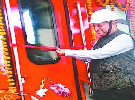 Give special attention to quality: Hemant Kumar